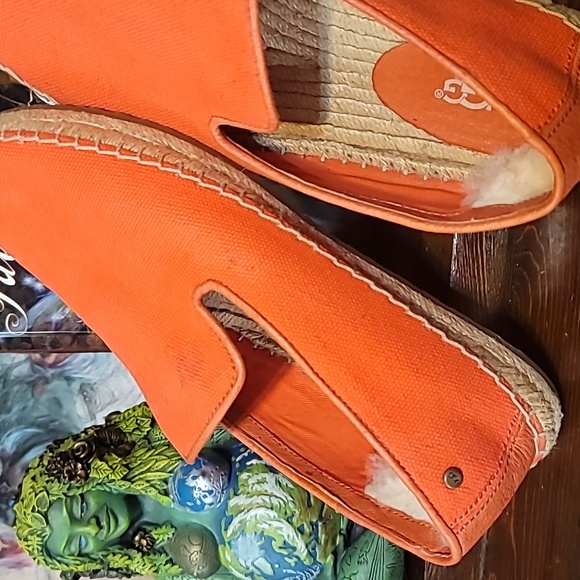 🅶 UGG Sandrinne Hazard Orange Canvas Shoes - Picture 16 of 16